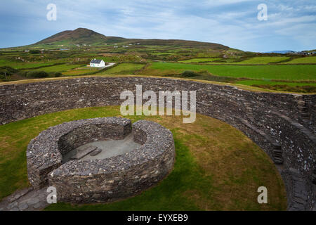 Cahergall Stone Fort, möglicherweise aus der Eisenzeit (500BC um 400 n. Chr.), in der Nähe von Cahirciveen, The Ring of Kerry, County Kerry, Stockfoto