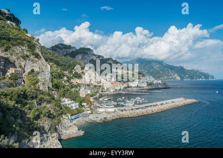 Luftaufnahme der Felsenküste Amalfi, Salerno, Italien Stockfoto