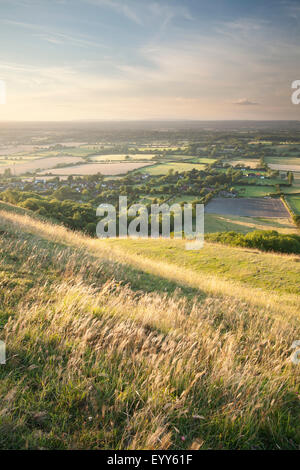 Der Blick von der South Downs in der Nähe von Devil es Dyke auf das Dorf Fulking, West Sussex, England Stockfoto