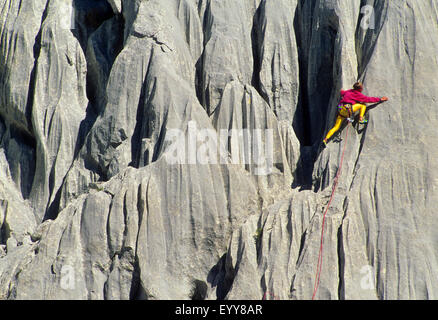 Kletterer in einen Nationalpark Paklenica Felsen Wand, Kroatien, Stockfoto