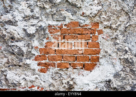 teilweise verputzte Ziegelmauer, Österreich, Wien Stockfoto