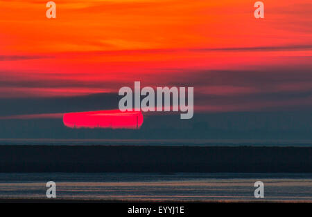 Sonnenaufgang in der Nähe von Insel Juist, Deutschland, Niedersachsen, Juist Stockfoto