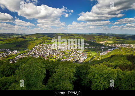 Blick vom Kueppel Turm auf Freienohl, Deutschland, Nordrhein-Westfalen, Sauerland, Meschede Stockfoto