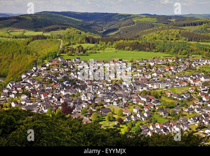 Blick vom Kueppel Turm auf Freienohl, Deutschland, Nordrhein-Westfalen, Sauerland, Meschede Stockfoto