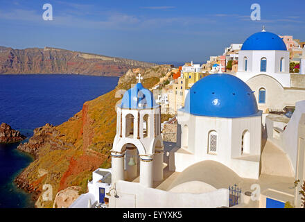 Kirche im Dorf von Oia, Griechenland, Kykladen, Santorin Stockfoto