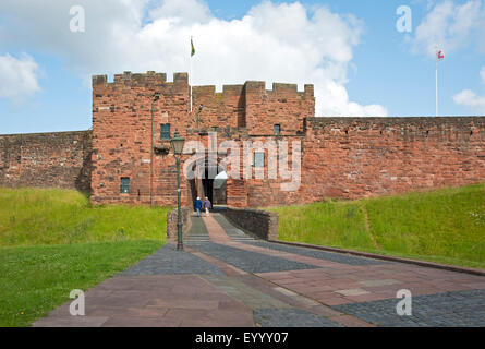 Eintritt zum Carlisle Castle Gateway im Sommer Cumbria England Großbritannien GB Großbritannien Stockfoto