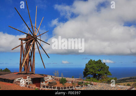 alte Windmühle in der Nähe von Santo Domingo de Garafia, Kanarische Inseln, La Palma Stockfoto