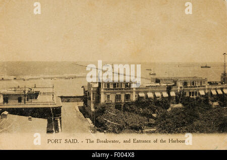 Port Said, Ägypten - 1900 s - eine Postkarte von der Suez-Kanal-Stadt an der Mündung des Suez-Kanals am Mittelmeer, ein Blick auf den Eingang zu den Suez-Kanal.   COPYRIGHT FOTOSAMMLUNG VON BARRY IVERSON Stockfoto