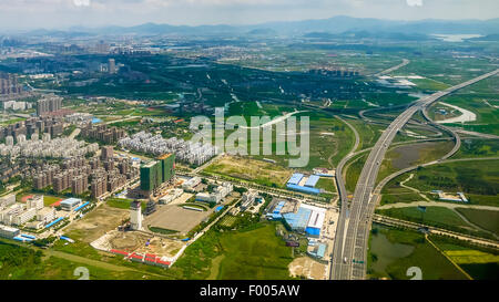 Sportplatz in der Nähe von Jiangshan Norden Interchange, Ningbo Stockfoto