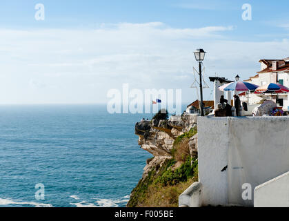 Blick auf Dorf am Meer von neuen Nazare Portugal Stockfoto