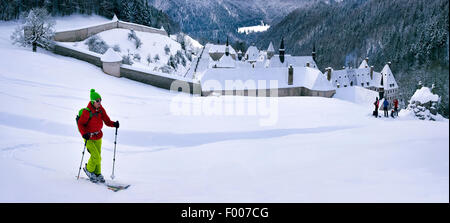 Skitouren über das Kloster der Grande Chartreuse, Frankreich, Isere, Chartreuse, Grenoble Stockfoto