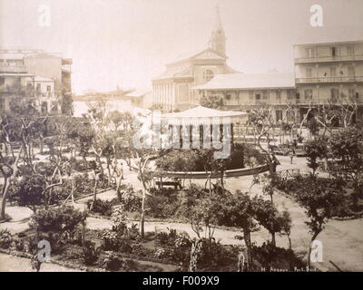 Ismailia, Ägypten - The Ferdinand de Lesseps Square in Ismailia der 1880er-Jahre.  Ismailia entstand im Jahre 1863, als Basislager für den Bau des Suez-Kanals zu dienen.   Foto von Zangaki Stockfoto