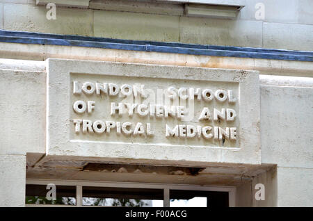 London, England, Vereinigtes Königreich. London School of Hygiene and Tropical Medicine - Detail über dem Haupteingang an der Gower Street Stockfoto