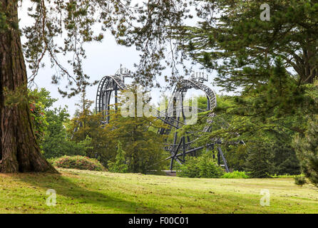 Die Smiler Ride, die nach einem Unfall geschlossen wurde, aber jetzt wieder in den Alton Towers Estate Theme Park Gardens in Staffordshire, England, Großbritannien, eröffnet wird Stockfoto