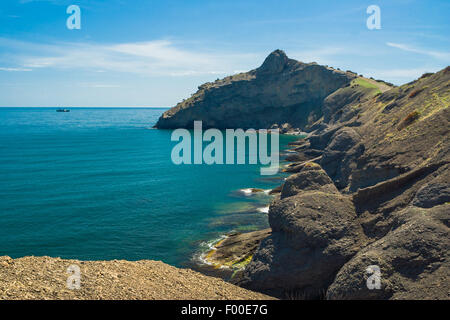 Schwarzen Meer Landschaft - Kap Kaptschik und Piraten Bucht in der Nähe Novij Svet Resort, Osten der Krim, Ukraine. Stockfoto