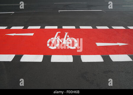 Radweg, rot lackiert Stockfoto