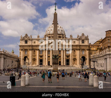 Der Basilika St. Peter, St. Petersplatz. Vatikanstadt, Rom. Italien. Stockfoto