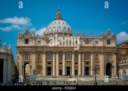 Der Basilika St. Peter, St. Petersplatz. Vatikanstadt, Rom. Italien. Stockfoto