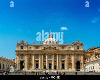 Der Basilika St. Peter, St. Peter's Square, Vatikanstadt, Rom. Italien. Stockfoto