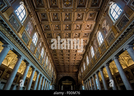 Die Decke des Kirchenschiffs der Basilika Santa Maria Maggiore. Rom, Italien. Stockfoto