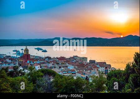 Europa, Frankreich, Var, Saint-Tropez. Das Dorf und den Golf von Saint-Tropez. Stockfoto