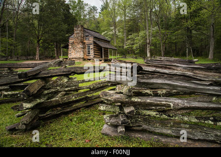 John Oliver Hütte in Cade Cove, Great Smoky Mountains National Park, Tennessee, USA. Stockfoto