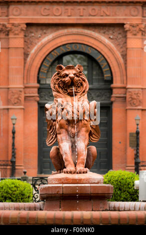 Brunnen bei Cotton Exchange Gebäude, Savannah, Georgia, USA Stockfoto