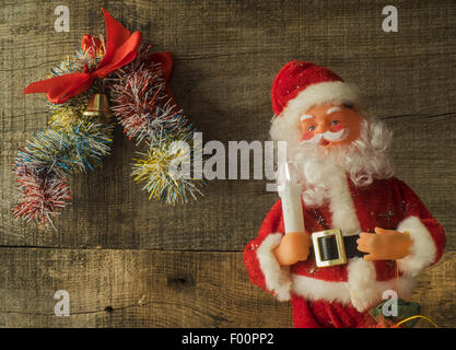 5. August 2015 - Weihnachtsmann Spielzeug aus Holz Hintergrund © Igor Goloniov/ZUMA Draht/Alamy Live News Stockfoto