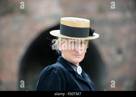 Gill Jordan Darstellung einer viktorianischen Herrin Lehrers im Blists Hill museum Stockfoto