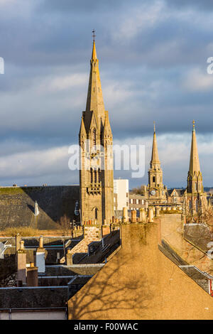 Inverness Kirchen, freie Presbyterianische Kirche von Schottland, Old High Church und freie Kirche von Schottland, Inverness, Highland. Stockfoto