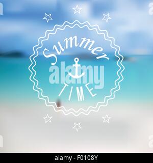 Sommer-Label mit unscharfen Sommer Meer Strand Hintergrund. Mesh-Vektor-Illustration. Stock Vektor