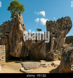 Tempel des Kondors an Inka-Ruinen von Machu Picchu, Peru Stockfoto