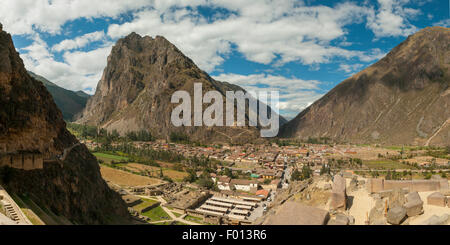 Ollantaytambo von Inca Ruinen Panorama, Heiliges Tal, Peru Stockfoto