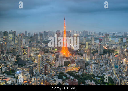 Tokyo Tower bei Nacht in Tokyo City, Japan Stockfoto