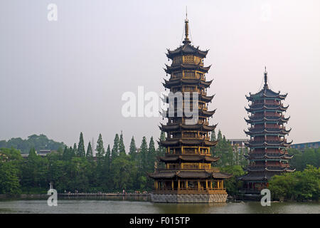 Sonne und Mond Pagoden auf Shan-See Stockfoto