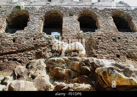 Bernini Löwe in der verlassenen alten Monterano, Viterbo, Italien Stockfoto