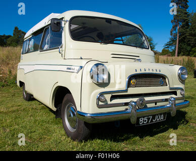 1962 Bedford Dormobile Roma Wohnmobil. Stockfoto