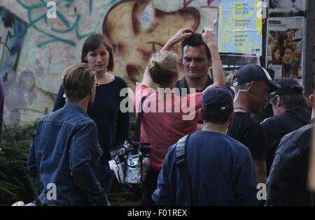 Rupert Friend Dreharbeiten US-Fernsehserie Heimat Kreuzberg mit: Rupert Freund wo: Berlin, Deutschland bei: 4. Juni 2015 Stockfoto