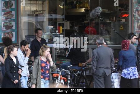 Rupert Friend Dreharbeiten US-Fernsehserie Heimat Kreuzberg mit: Rupert Freund wo: Berlin, Deutschland bei: 4. Juni 2015 Stockfoto