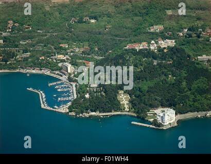 Luftbild von Schloss Miramare bei Grignano, Frazione von Triest - Friaul Julisch Venetien, Italien. Stockfoto