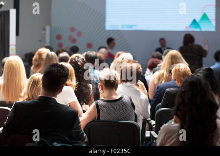 Publikum bei der Business Konferenz Stockfoto