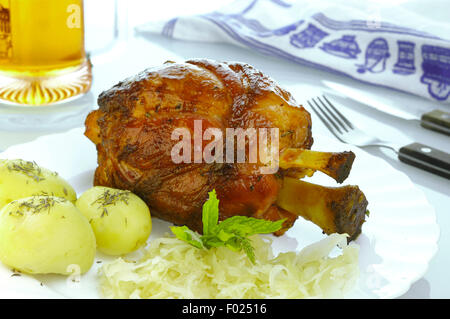 Knusprige Schweinshaxe, bayerische Küche Stockfoto