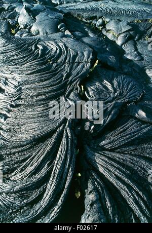 Erstarrter Lava fließen in Hawaiʻi-Volcanoes-Nationalpark (UNESCO-Welterbe, 1987), Hawaii (The Big Island), Hawaii, USA. Stockfoto