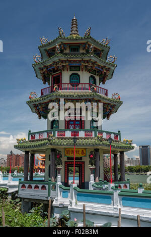 Frühling und Herbst Pavillons, Lotus-Teich, Kaohsiung, Taiwan Stockfoto