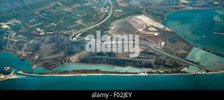 Luftaufnahme des Po-Deltas in der Umgebung von Boccasette, Frazione von Porto Tolle - Region Provinz Rovigo, Venetien, Italien. Stockfoto