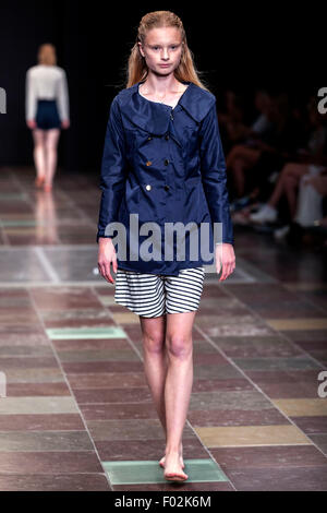 Kopenhagen, Dänemark, 6. August 2014. Ein Modell geht die Start-und Landebahn tragen Designs von Rebeca Rebeca während der Copenhagen Fashion Week Frühjahr/Sommer 2016. Bildnachweis: OJPHOTOS/Alamy Live-Nachrichten Stockfoto