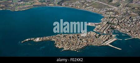 Luftbild der Insel Ortigia vor Syrakus - Region Sizilien, Italien. Stockfoto