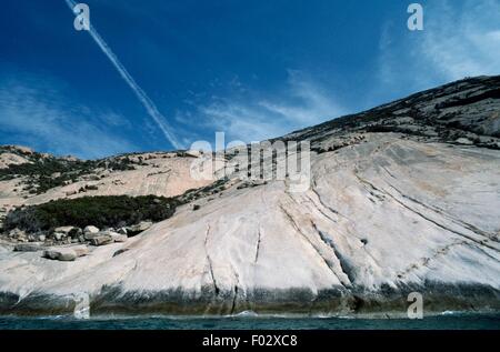 Felsenküste, Montecristo, Arcipelago Toscano Nationalpark, Toskana, Italien. Stockfoto