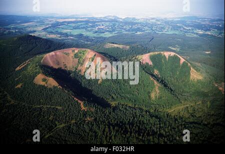 Puy-de-Lassolas und Puy-de-la Vache, alte überschwänglich Vulkanen, Kette der Durchreise, Auvergne, Frankreich. Stockfoto