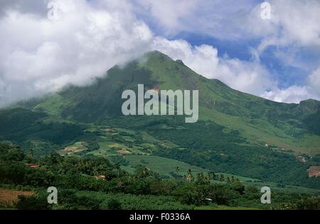 Mount Pelee (1397 m), aktiver Vulkan, Martinique, Übersee-Abteilung von Frankreich. Stockfoto